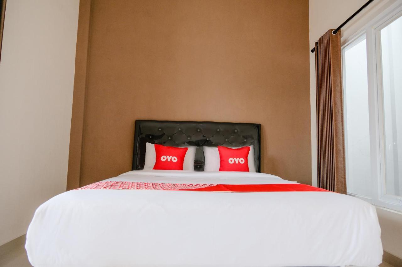 Oyo 2140 Hs Residence Тулунгагун Екстериор снимка